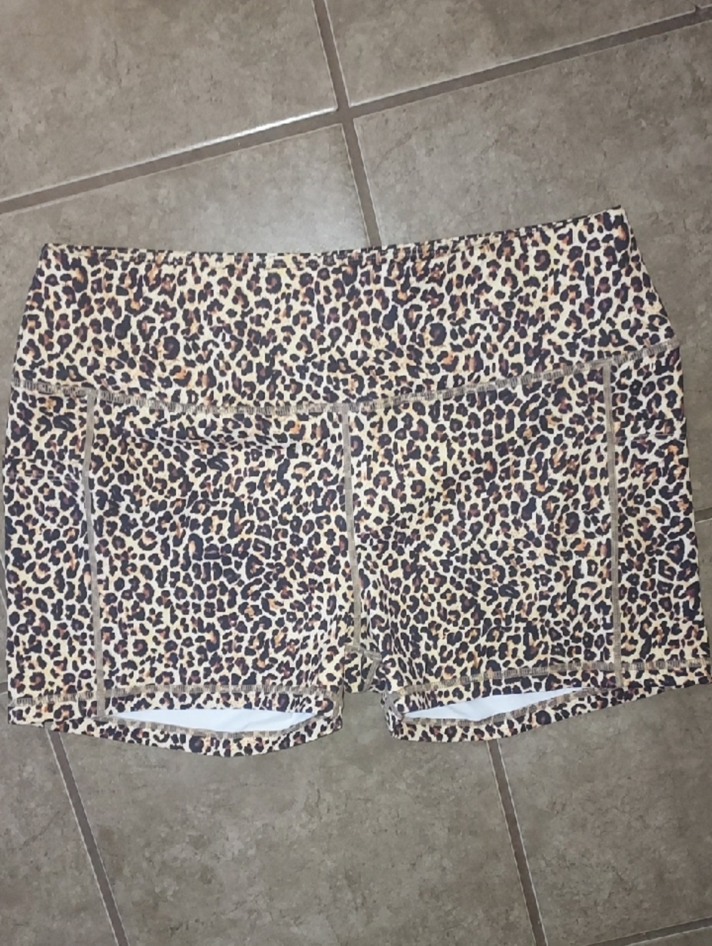 Leopard Print Women’s Active Shorts, Size 2X, NWOT.